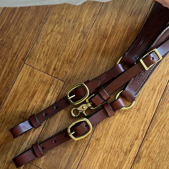Big Horn Brown 2” Shaped Breast Collar with Stamped Design NWT Made in the USA - Picture 3 of 3